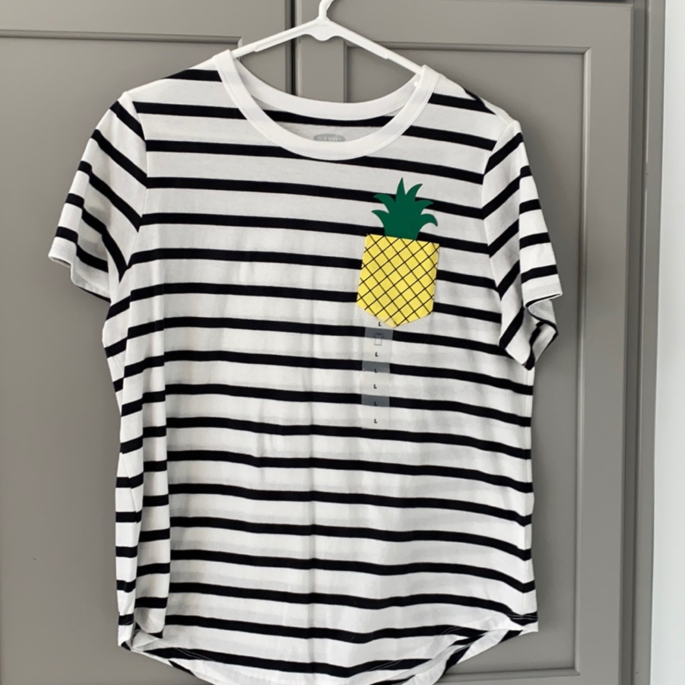 Old nave black and white striped pineapple shirt